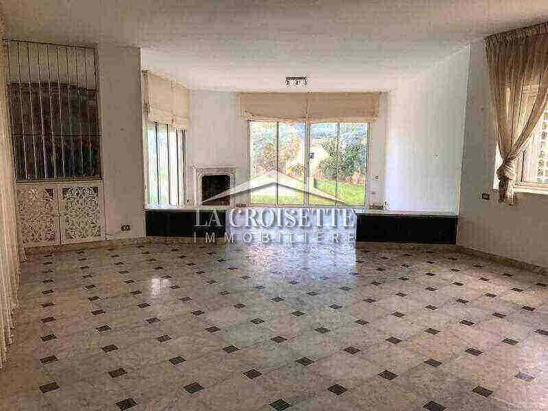 Villa à la Soukra de 3000m² 